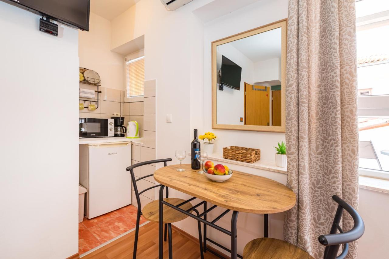 Studio And Rooms Zadar City Wall Exterior foto